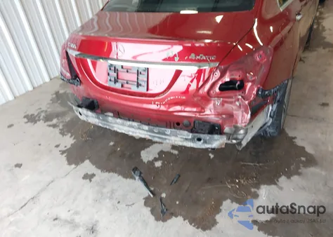 2018 Mercedes-Benz C 300 4Matic z USA, uszkodzony, nr VIN 55SWF4KB7JU244244